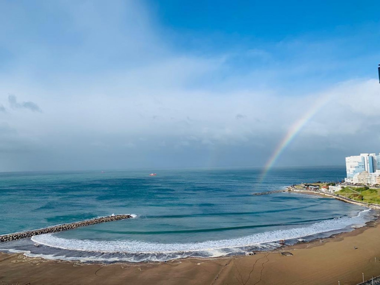 Tres dormitorios con vista al mar