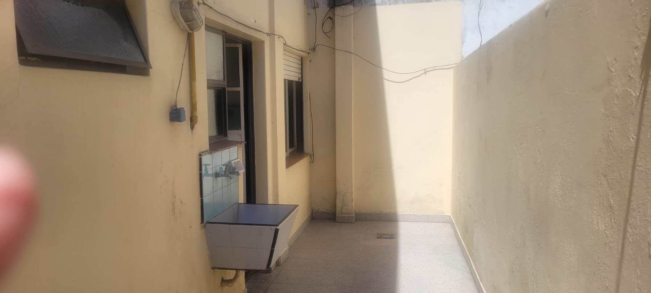 Dos ambientes con patio. Alquiler x 9 meses