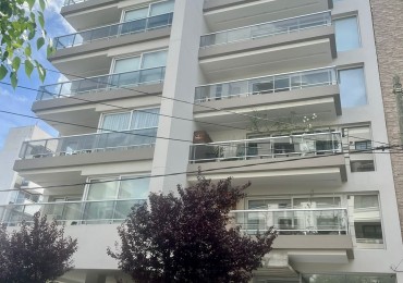 Tres ambientes con balcon